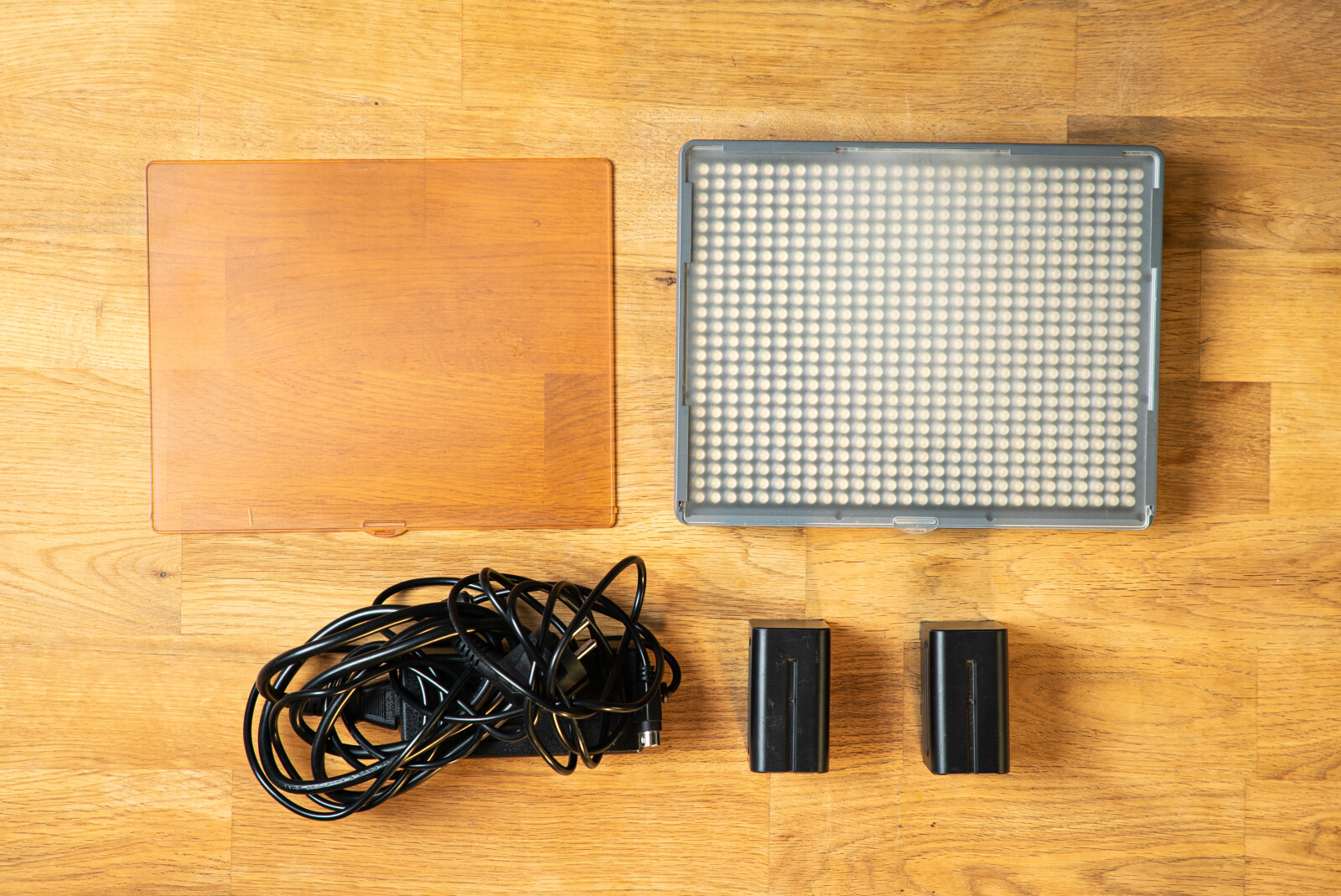 Aputure Amaran 1 panneau HR-672 W ou S - Photo 1 sur 1