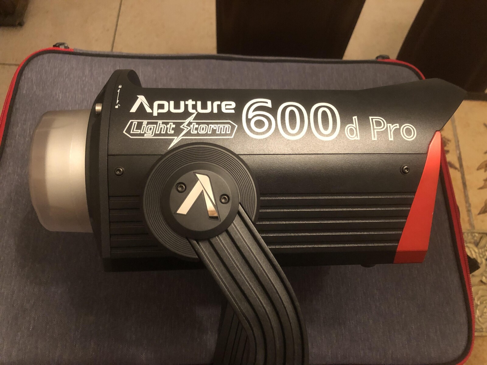 Aputure COB LS 600D Pro  - Photo 2 sur 3