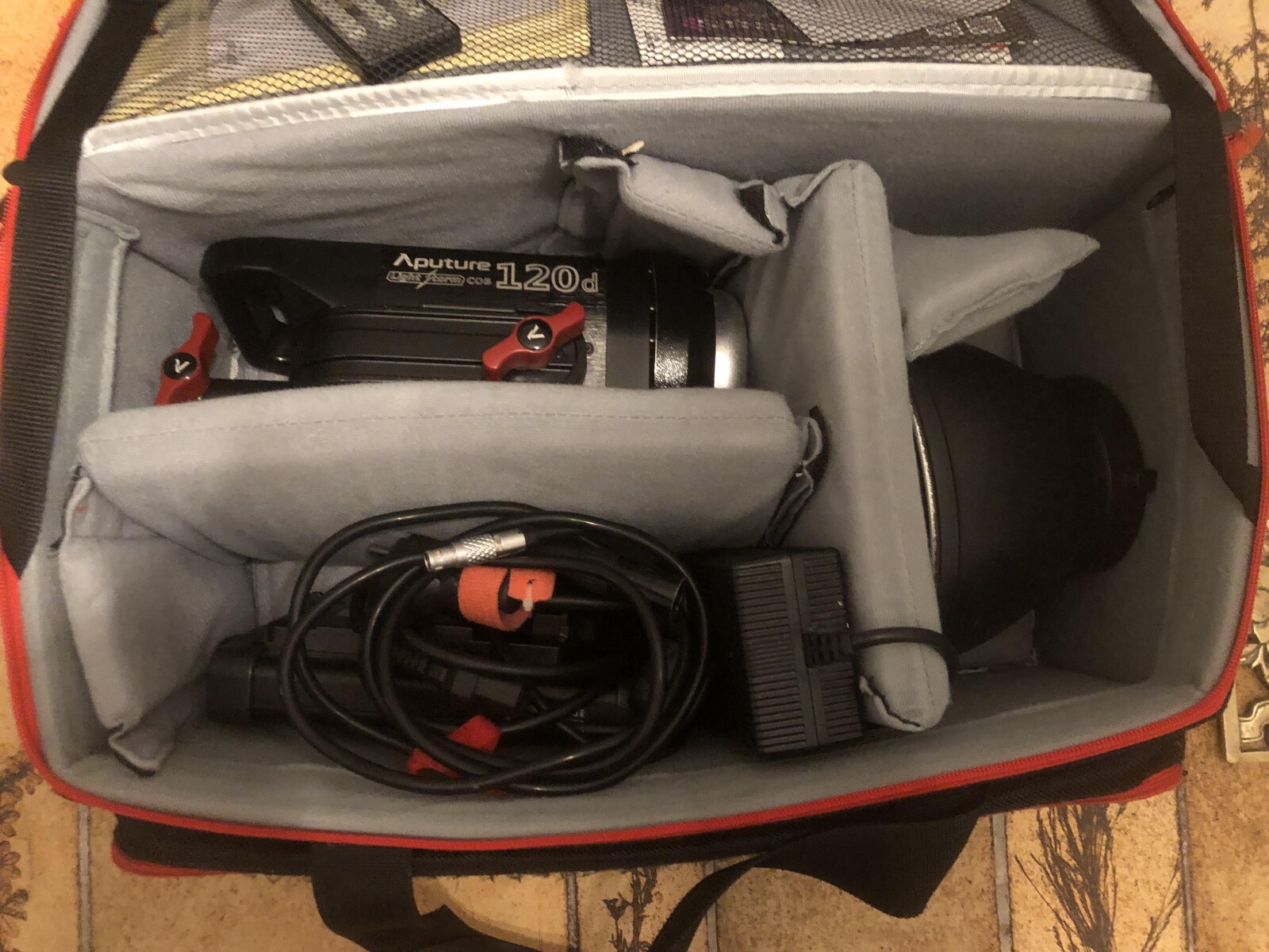 Aputure LS 120D  - Photo 1 sur 2