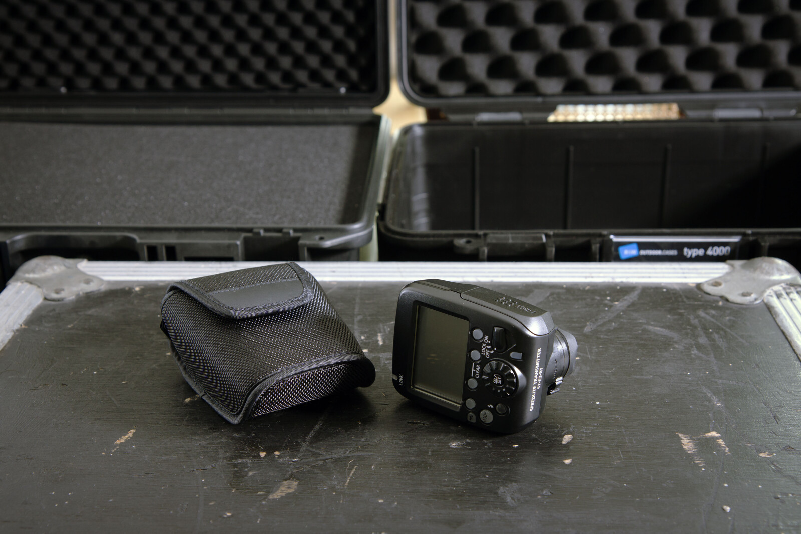 Canon Speedlite Transmitter ST-E3-RT - Photo 2 sur 3