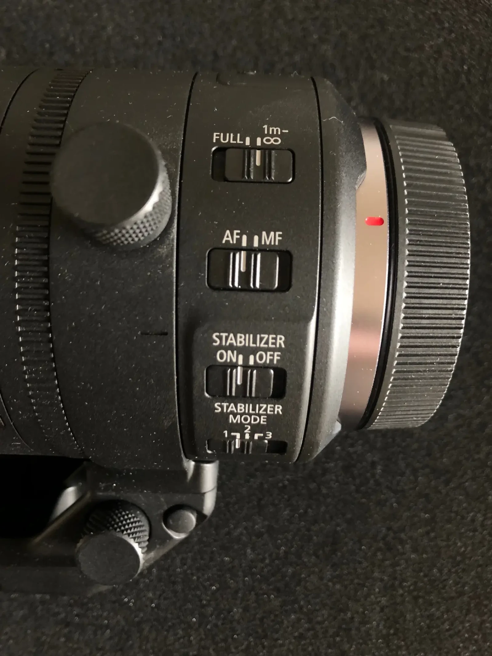 Canon RF 24-105mm F2.8L IS USM Z - Photo 3 sur 4