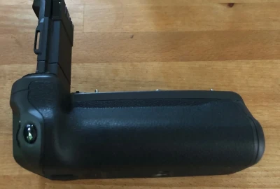 Rent Canon Battery Grip BG-R20