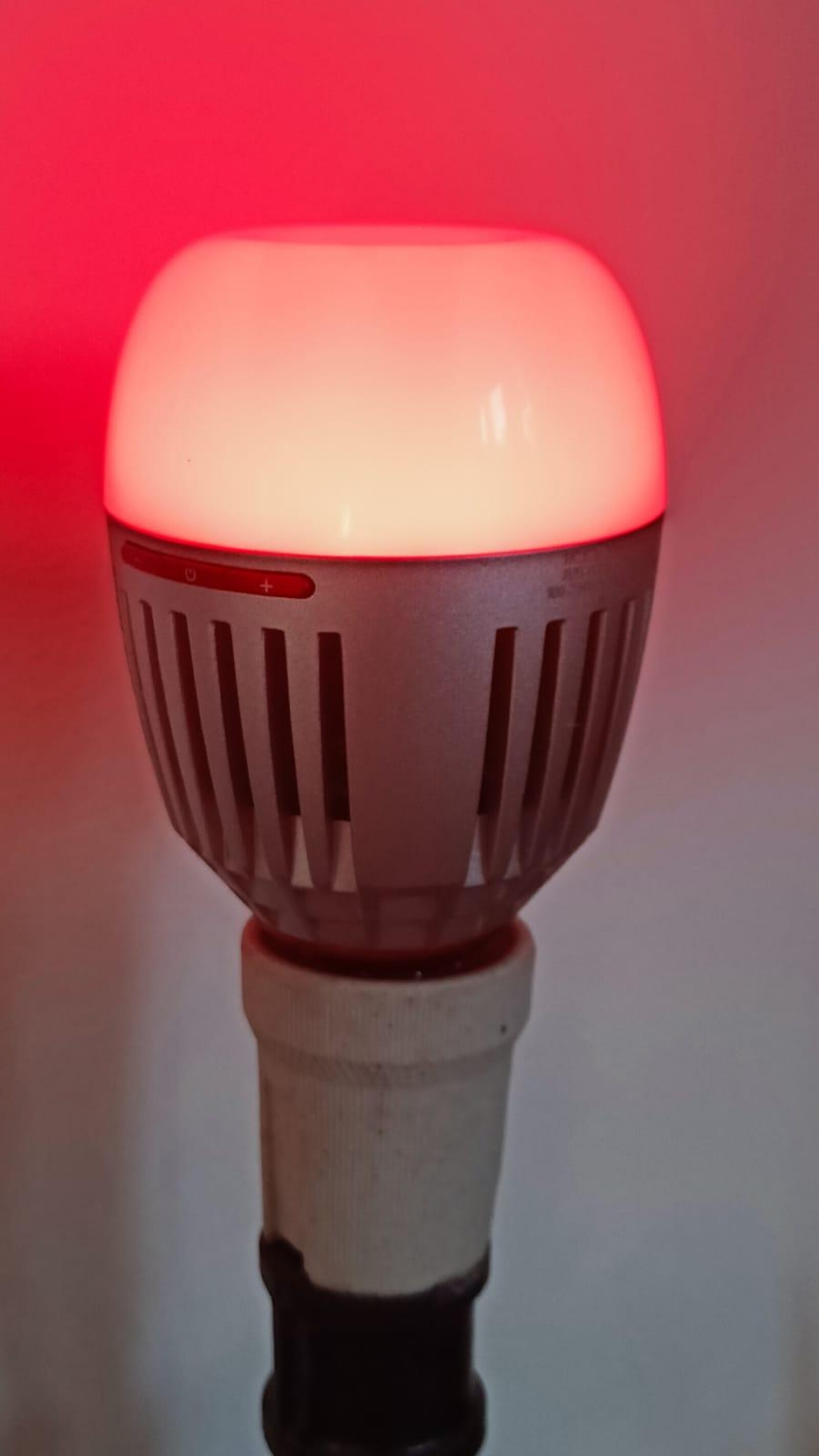 Ampoule Aputure Accent B7C RGB - Photo 3 sur 3