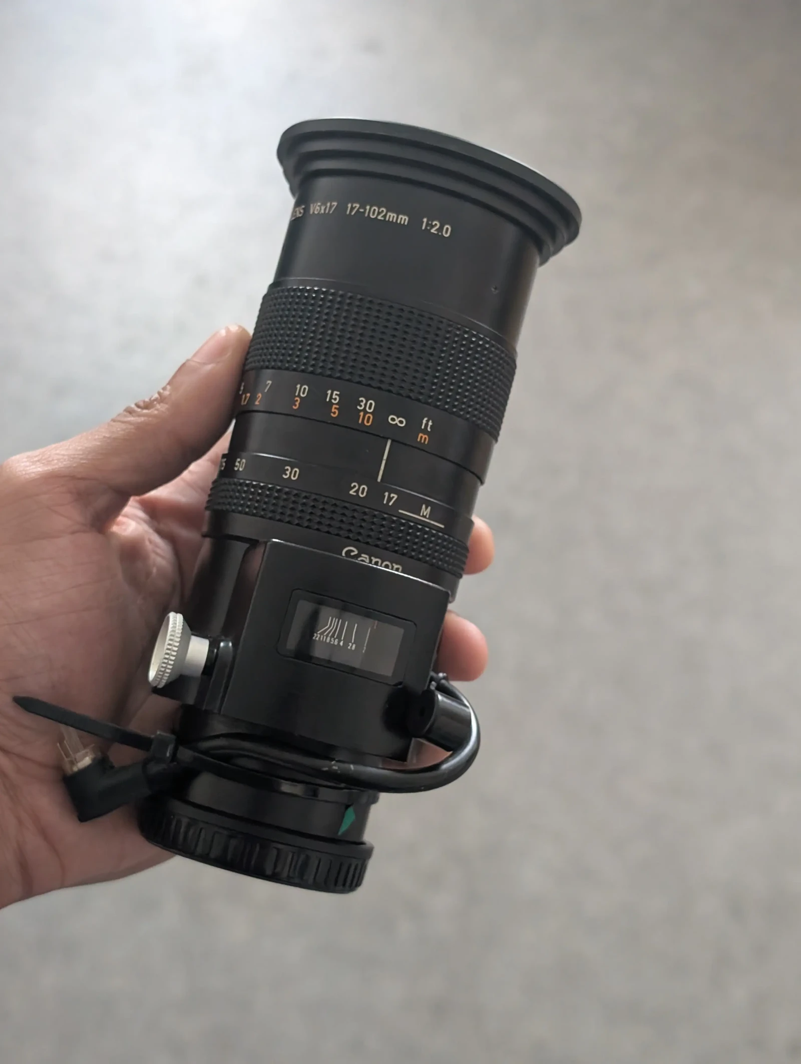 Canon TV Zoom Lens V6x17 17-102 mm 1:2.0 - Photo 2 sur 2