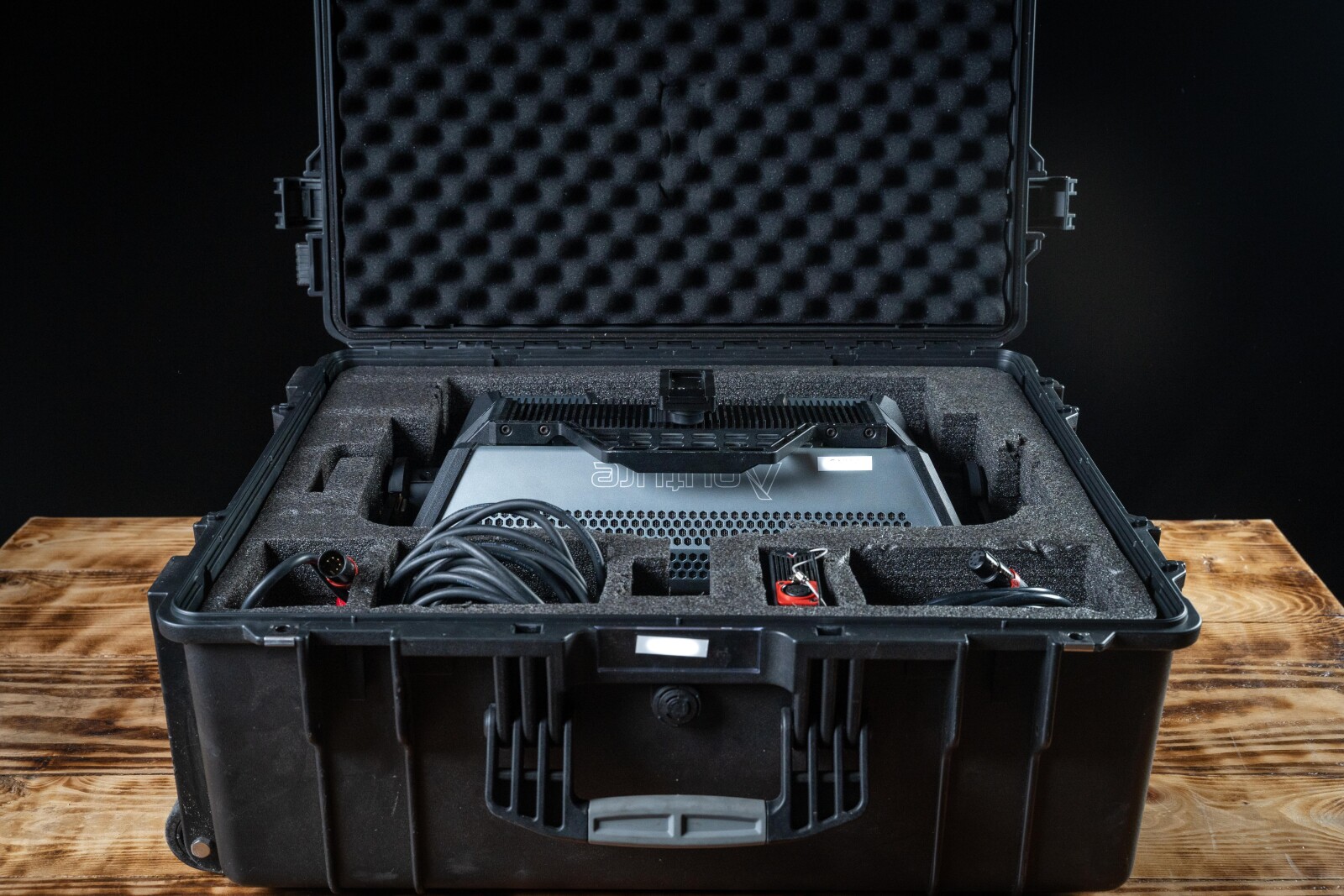 Aputure P300C + C-Stand - Photo 2 sur 4