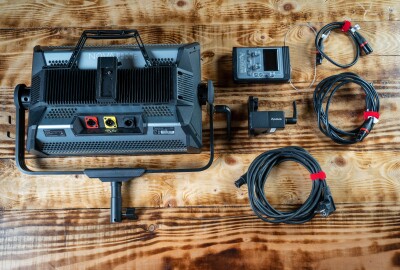 Location Aputure P300C + C-Stand