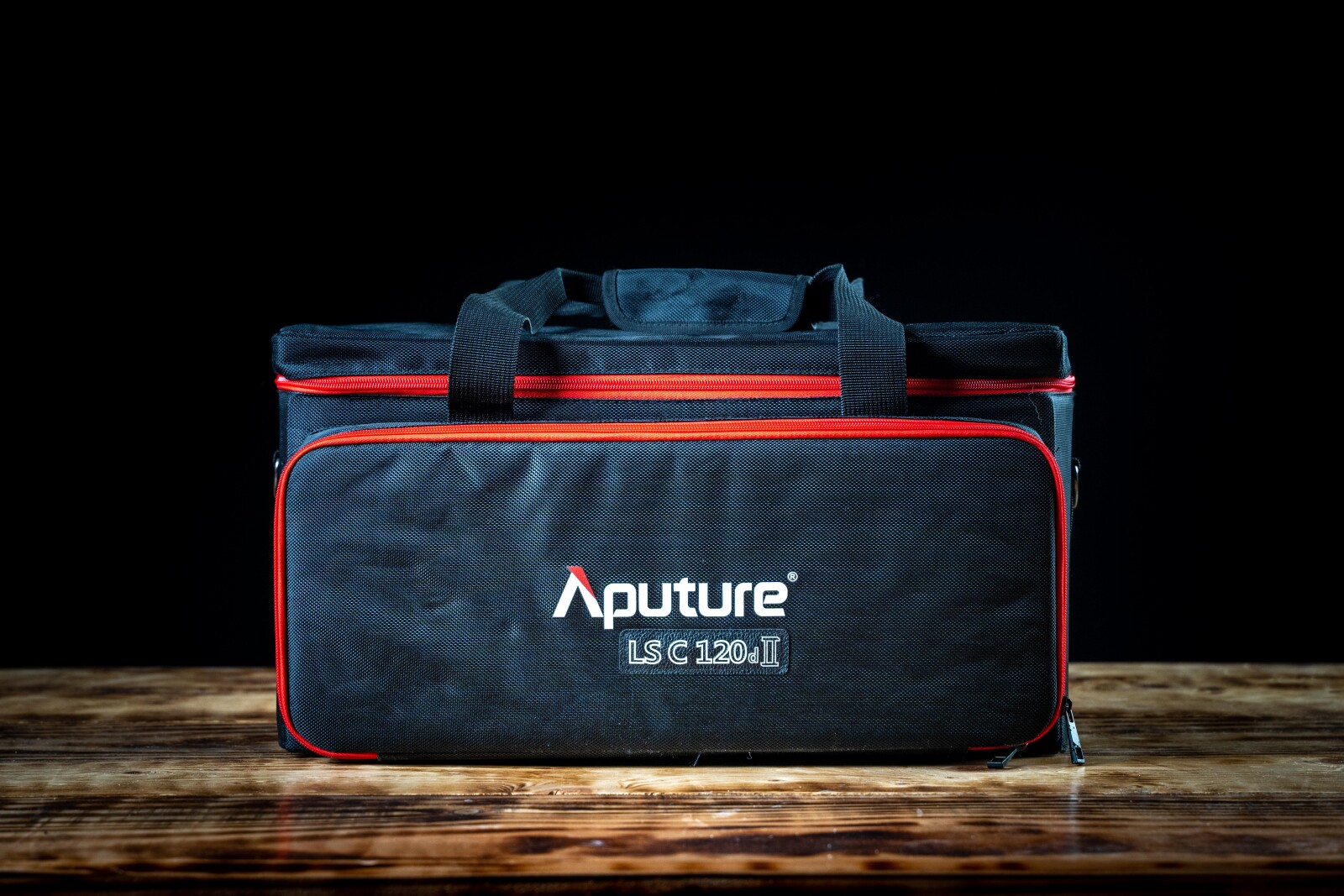 Aputure 120D Mk 2 + C-stand et diffuseur - Photo 2 sur 4