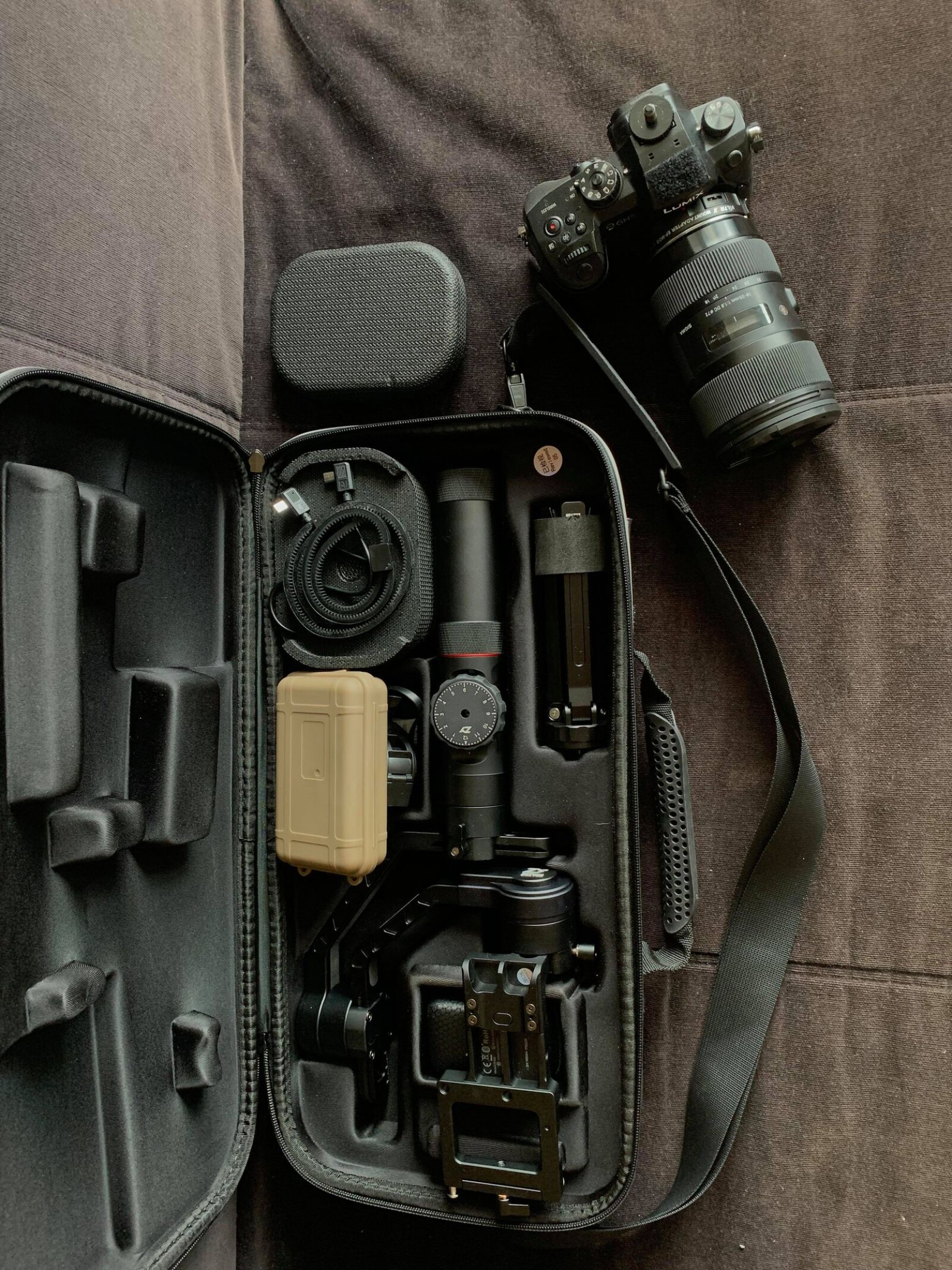 Pack GH5 + 18-35 viltrox + zhiyun crane 2  - Photo 1 sur 2