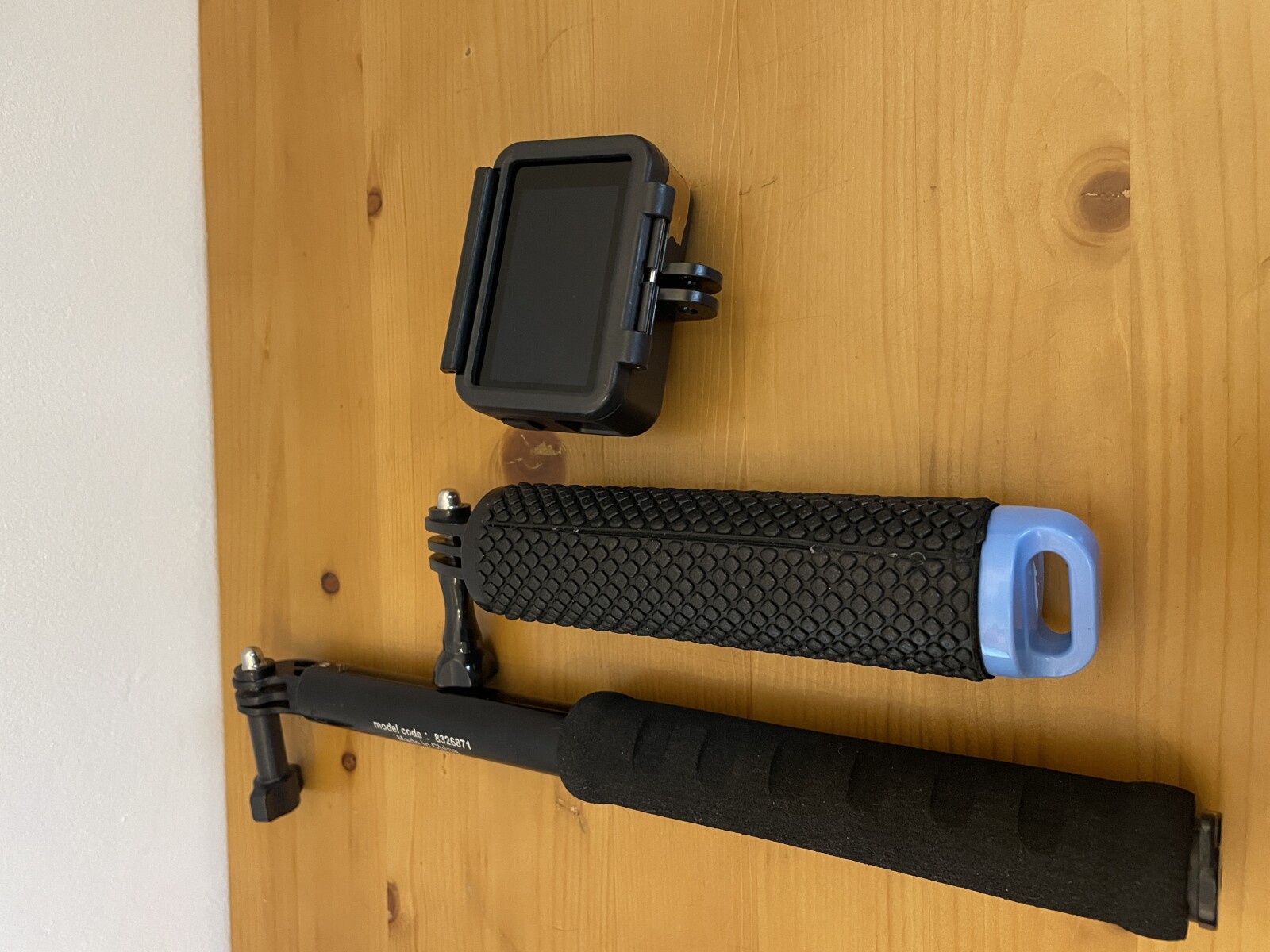 Osmo Action + cage, perche, poigné et carte sd  - Photo 3 sur 3