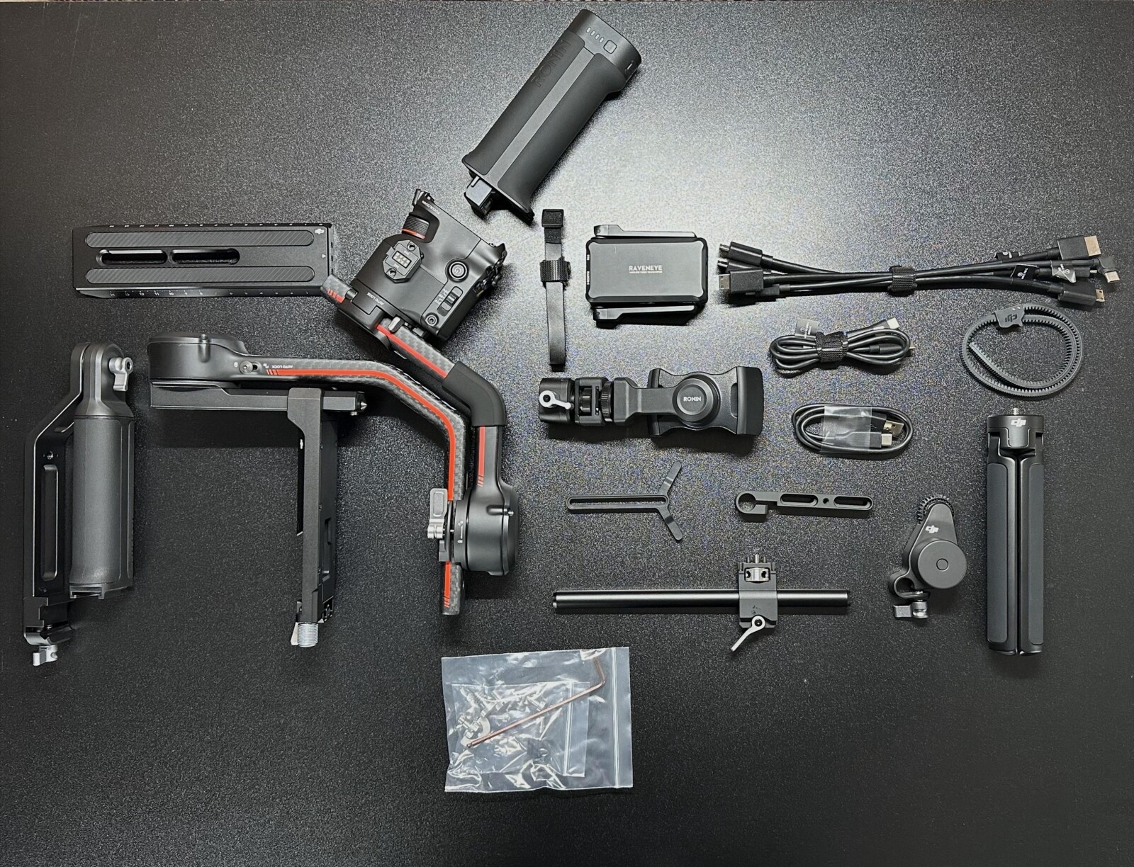 DJI Ronin RS 3 PRO COMBO - Photo 2 sur 4