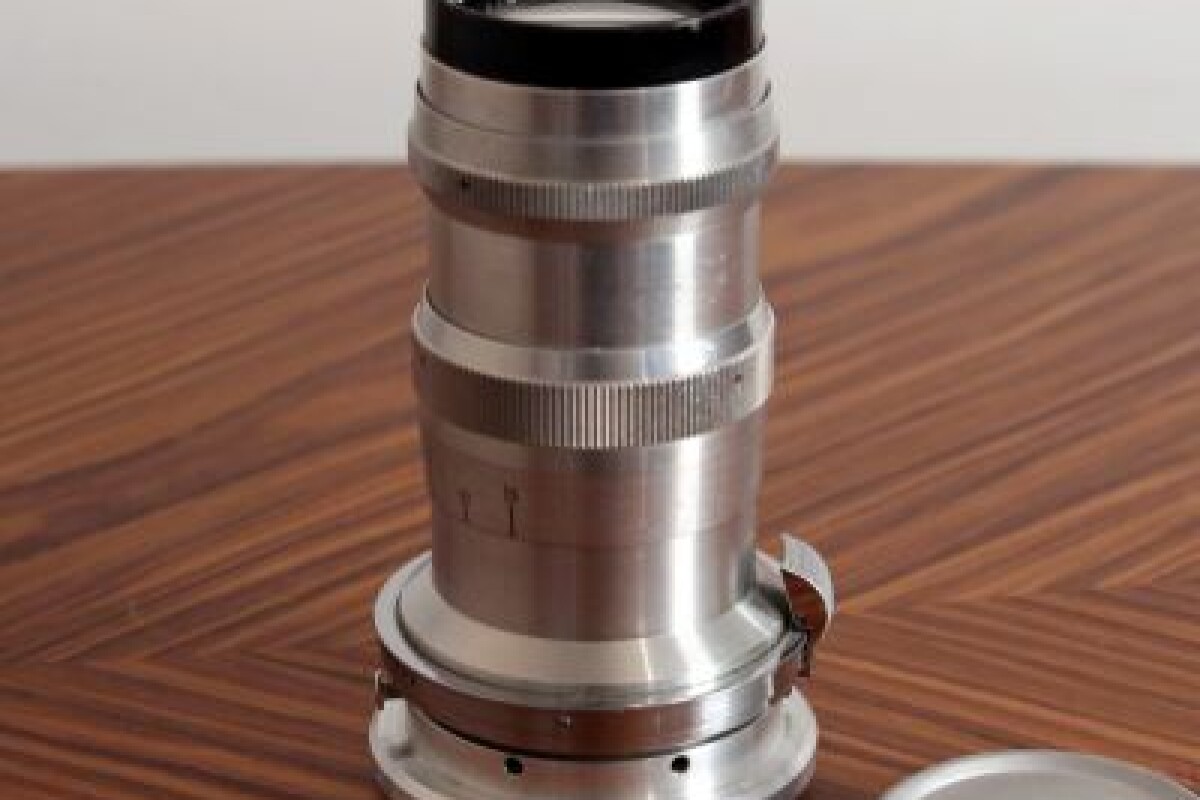 Location Optique de 1948 Carl Zeiss Sonnar 135mm f/4  + Bague Sony - Lightyshare