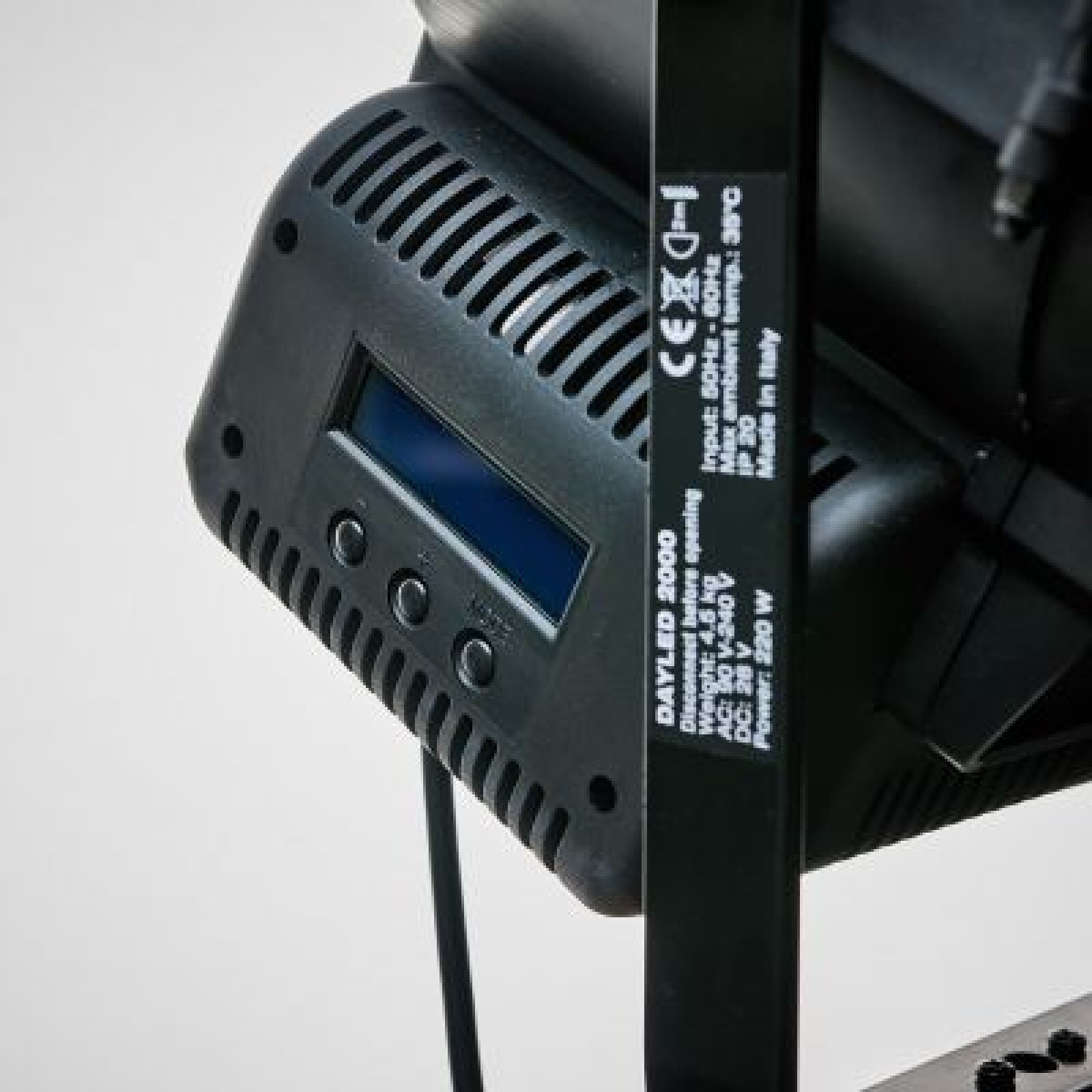 Lupo DayLED 2000 (Fresnel LED 220W) - Photo 3 sur 4