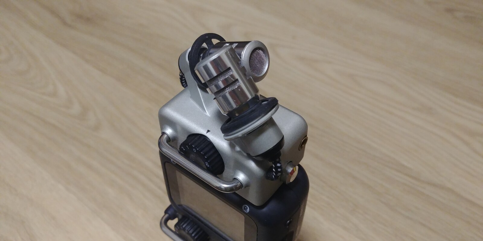 ZOOM H5 avec capsule X/Y (XYH-5) + bonnette + Carte SD - Photo 3 sur 5