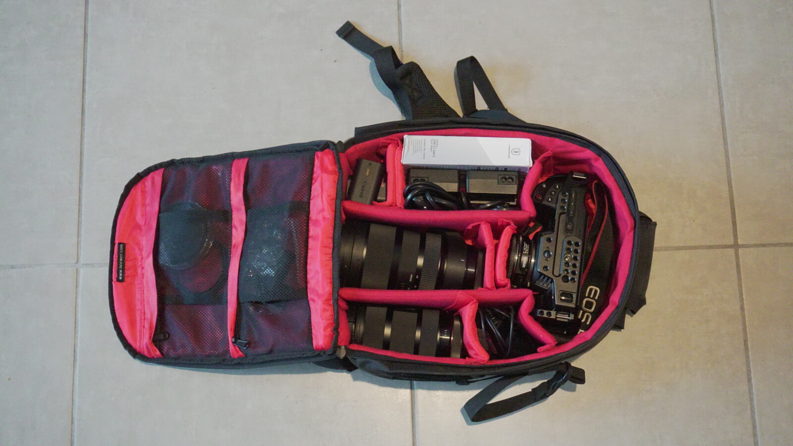 Blackmagic Pocket Cinema 4K - Kit tournage (avec Sigma 18-35mm f1.8 et Sigma 50-100mm f1.8) - Photo 4 sur 5