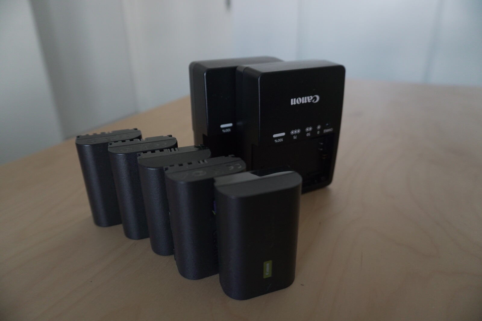 Blackmagic Pocket Cinema 4K - Kit tournage (avec Sigma 18-35mm f1.8 et Sigma 50-100mm f1.8) - Photo 5 sur 5