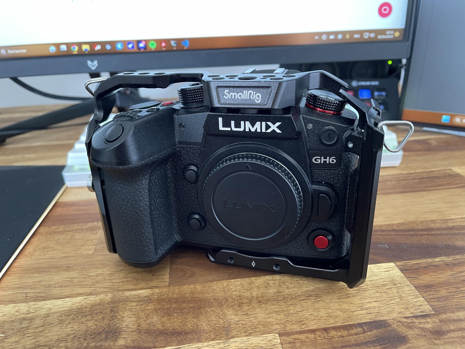 Panasonic GH6 pack Run & Gun (12-35 f2.8 + SSD + accessoires Smallrig) - Photo 4 sur 4