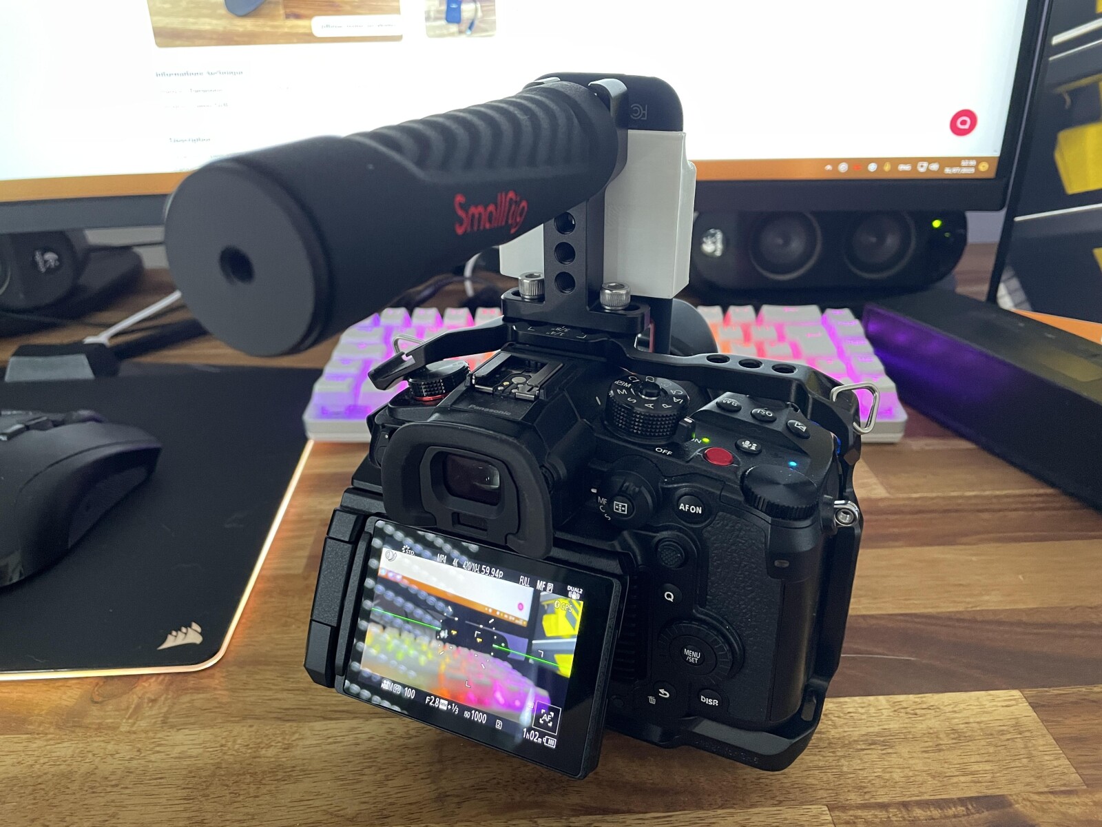 Panasonic GH6 pack Run & Gun (12-35 f2.8 + SSD + accessoires Smallrig) - Photo 2 sur 4