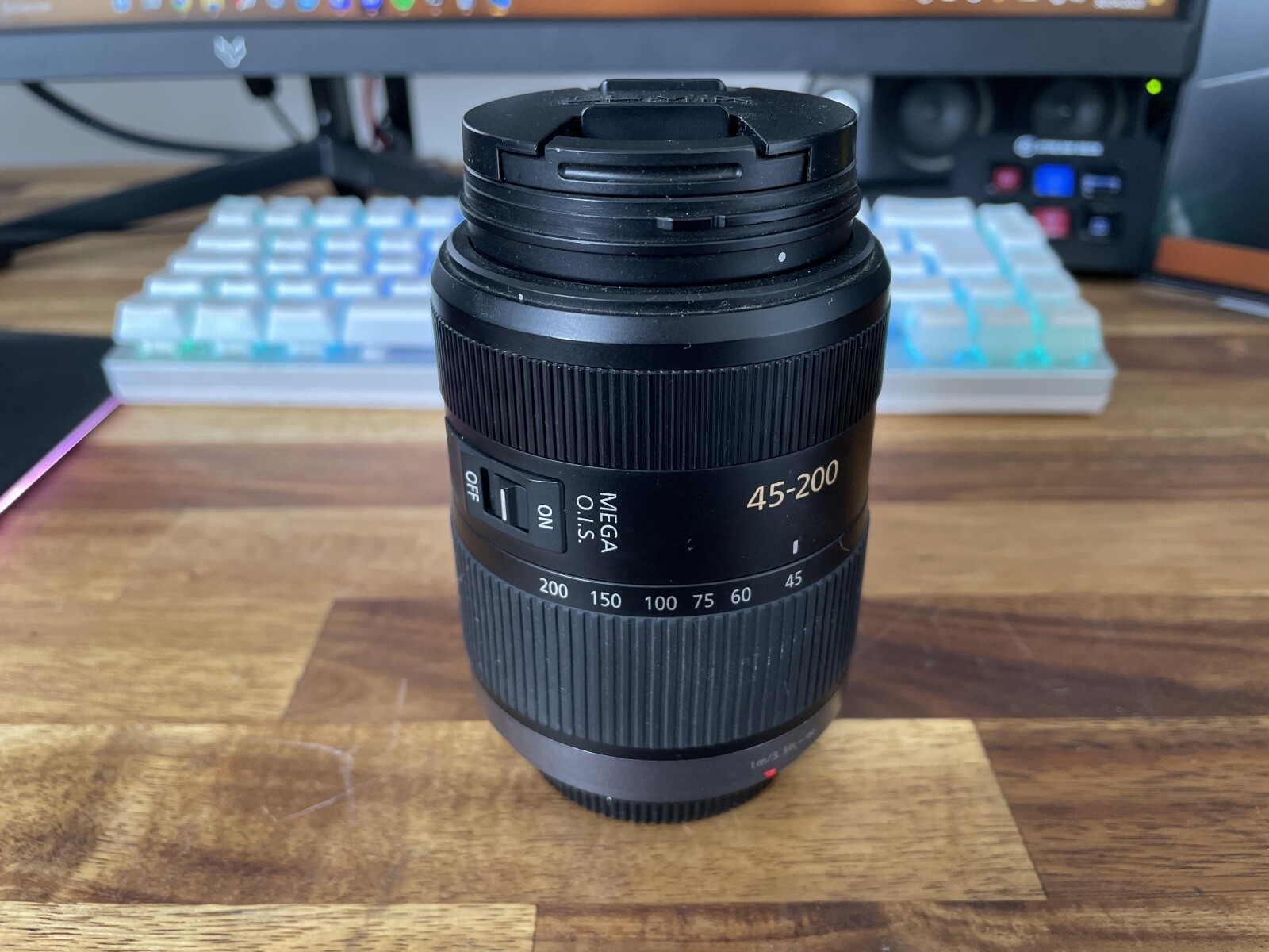 Objectif Panasonic G Vario 45-200 - Photo 1 sur 2