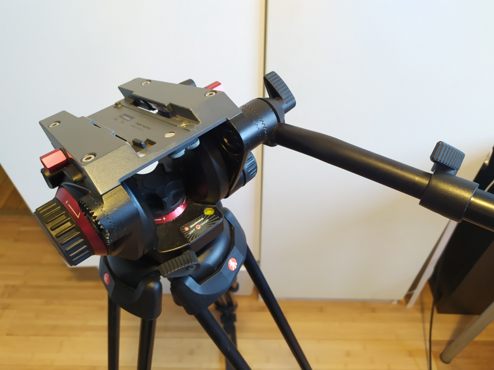 Trépied Manfrotto 504HD - Photo 3 sur 3