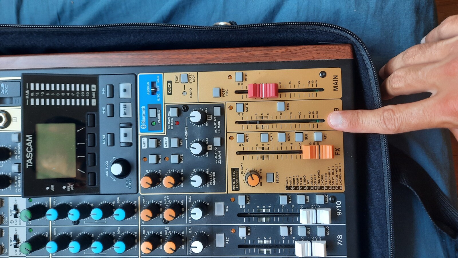 Tascam Model 12 - Photo 3 sur 4