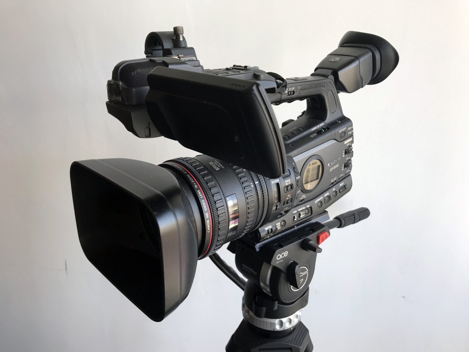Caméra Canon XF-300 et accessoires - Photo 1 sur 3
