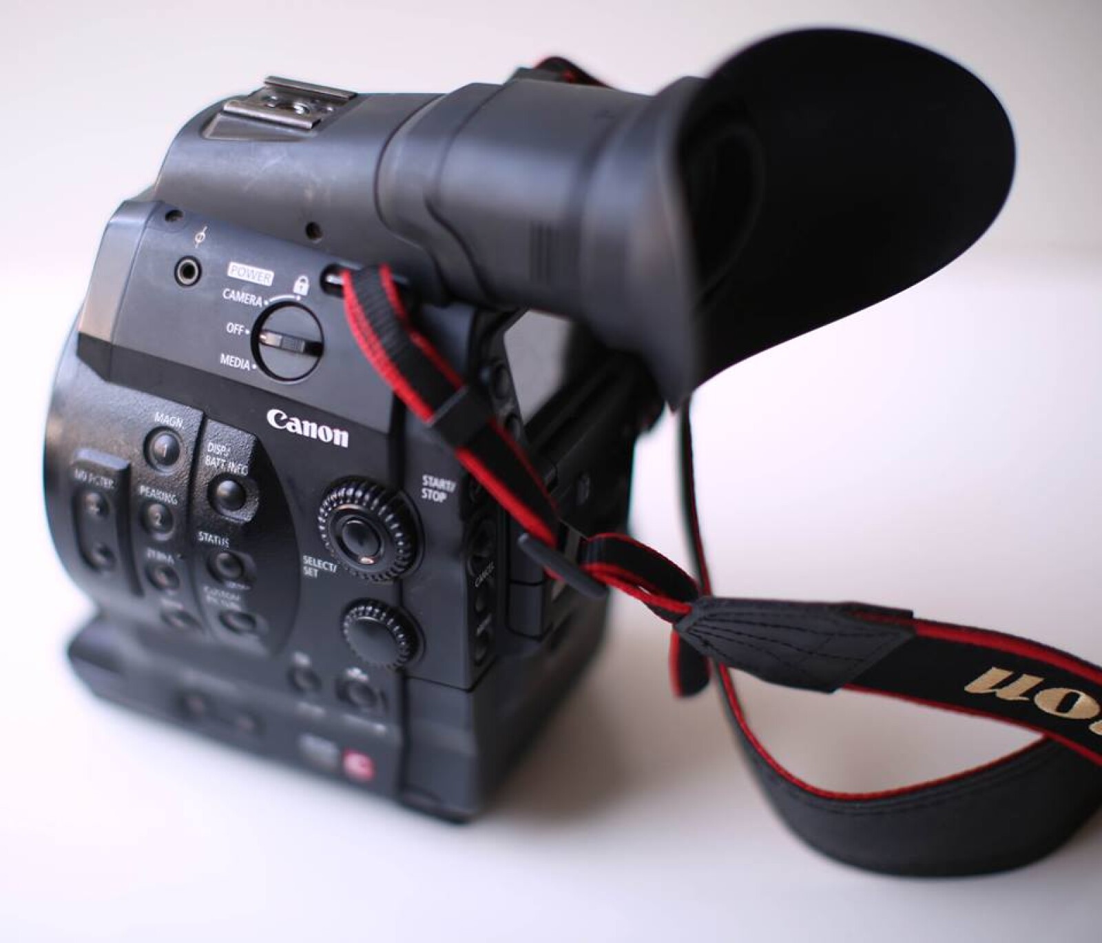 Canon C300 EF - Kit Reportage  - Photo 3 sur 3
