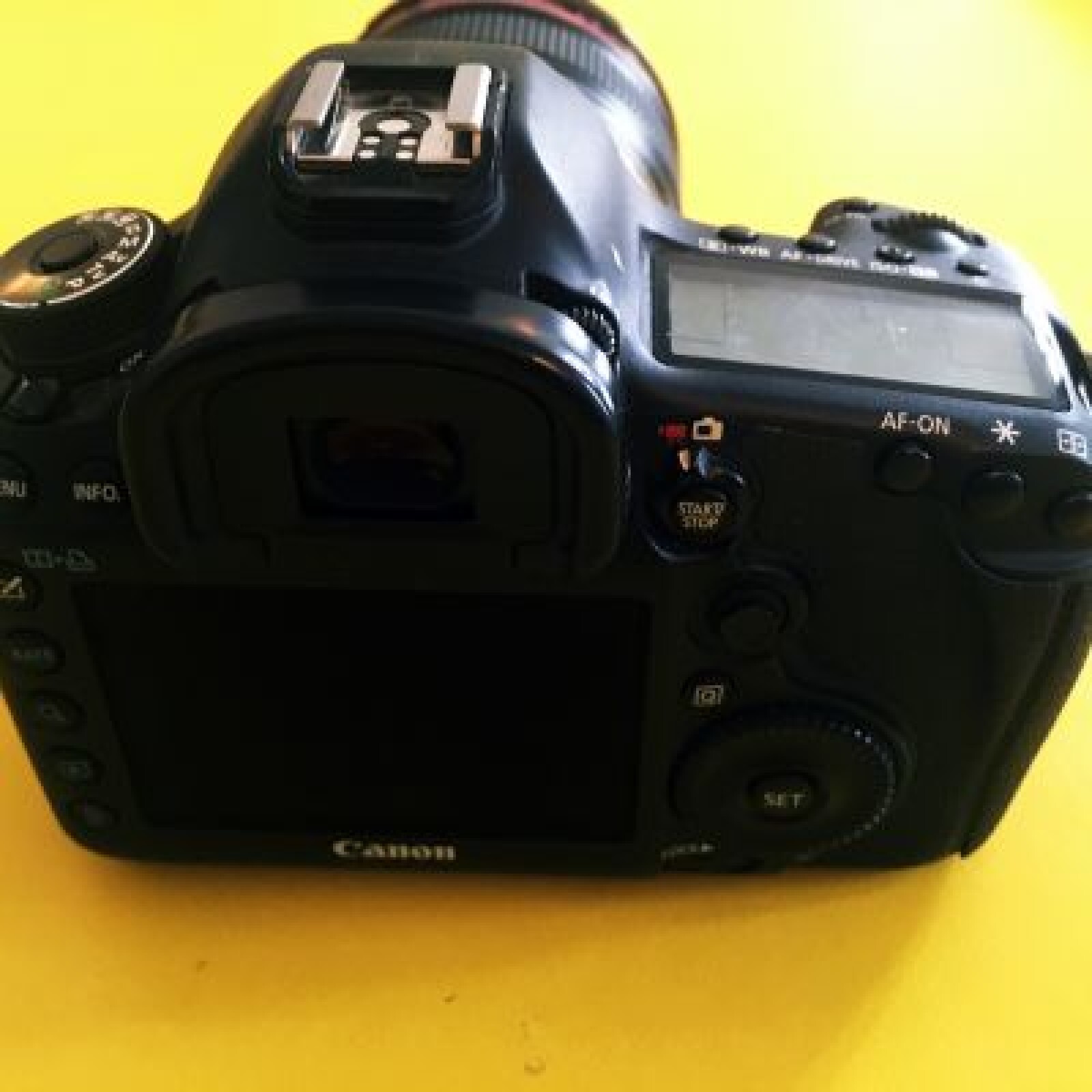 Canon 5D mark III + Objectif Canon EF 24-105mm f/4L IS USM - Photo 4 sur 4