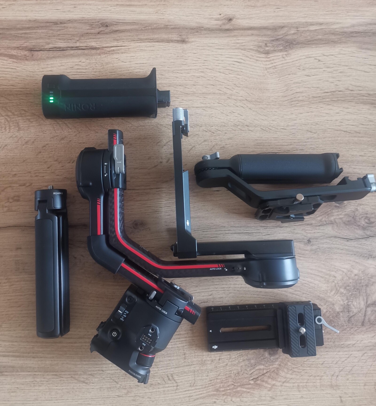 DJI RS3 Pro Combo - Photo 1 sur 3