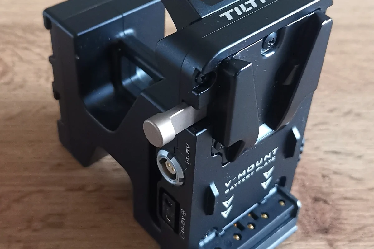 Location Tilta Battery Plate V-Mount for Sony FX6 - Lightyshare