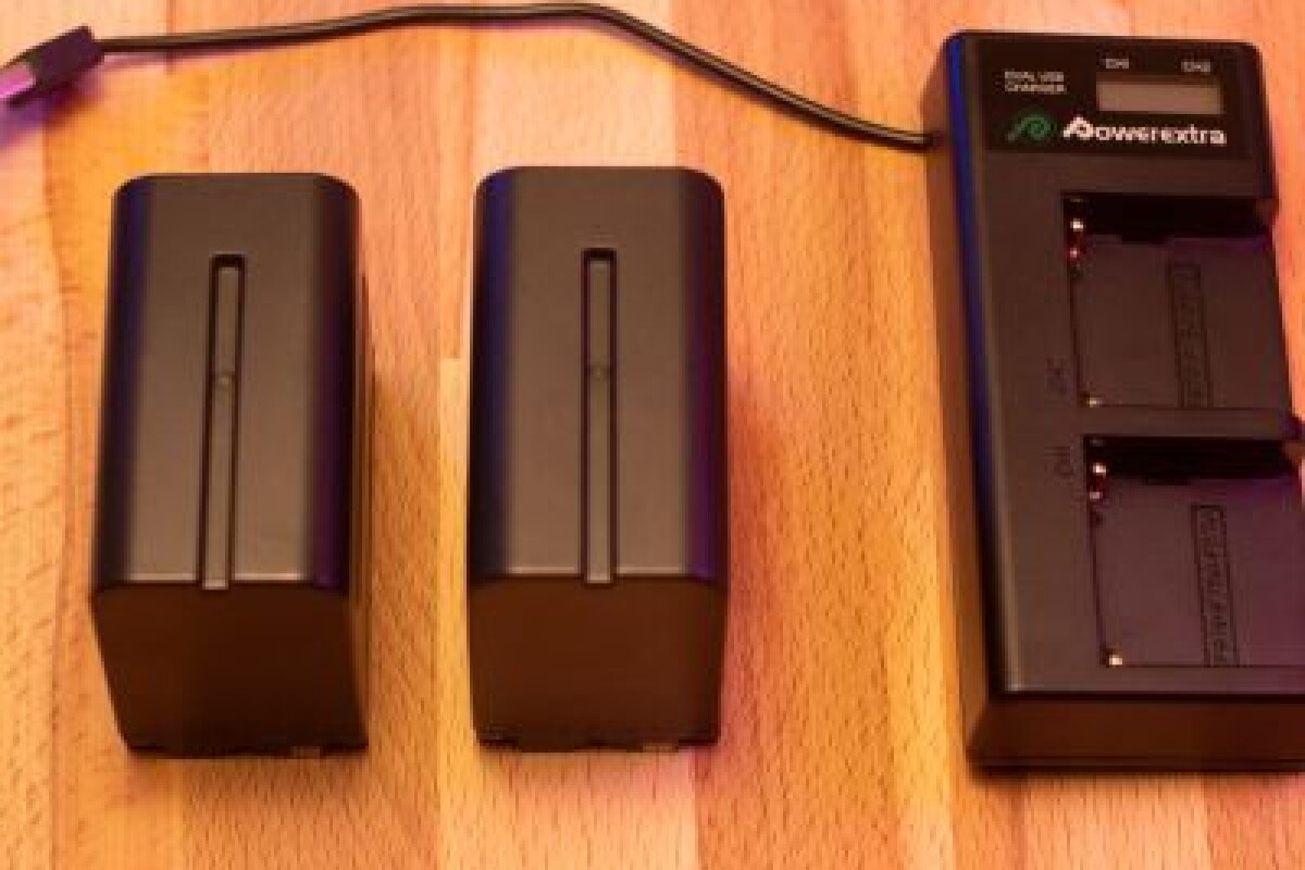 Location Batterie NP-F960/970 (x2) + Chargeur - Lightyshare