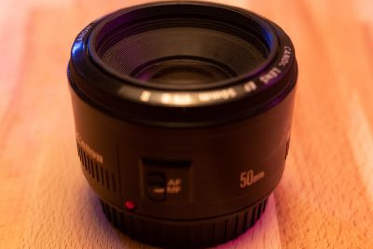 Location Canon 50mm f/1.8 - Canon EF - Lightyshare