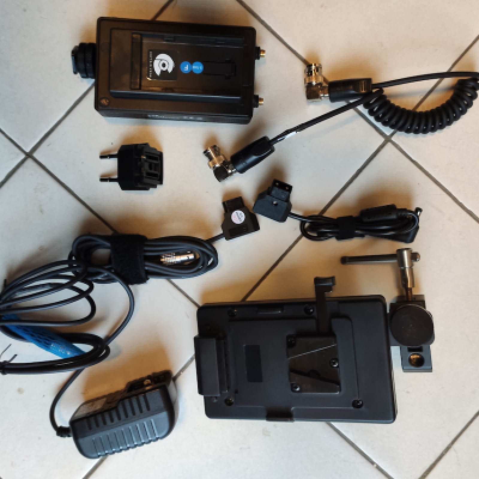 SWIT Kit Emetteur & Panneau Recepteur SDI & HDMI (= Teradek Bolt 3000) - Photo 4 sur 5
