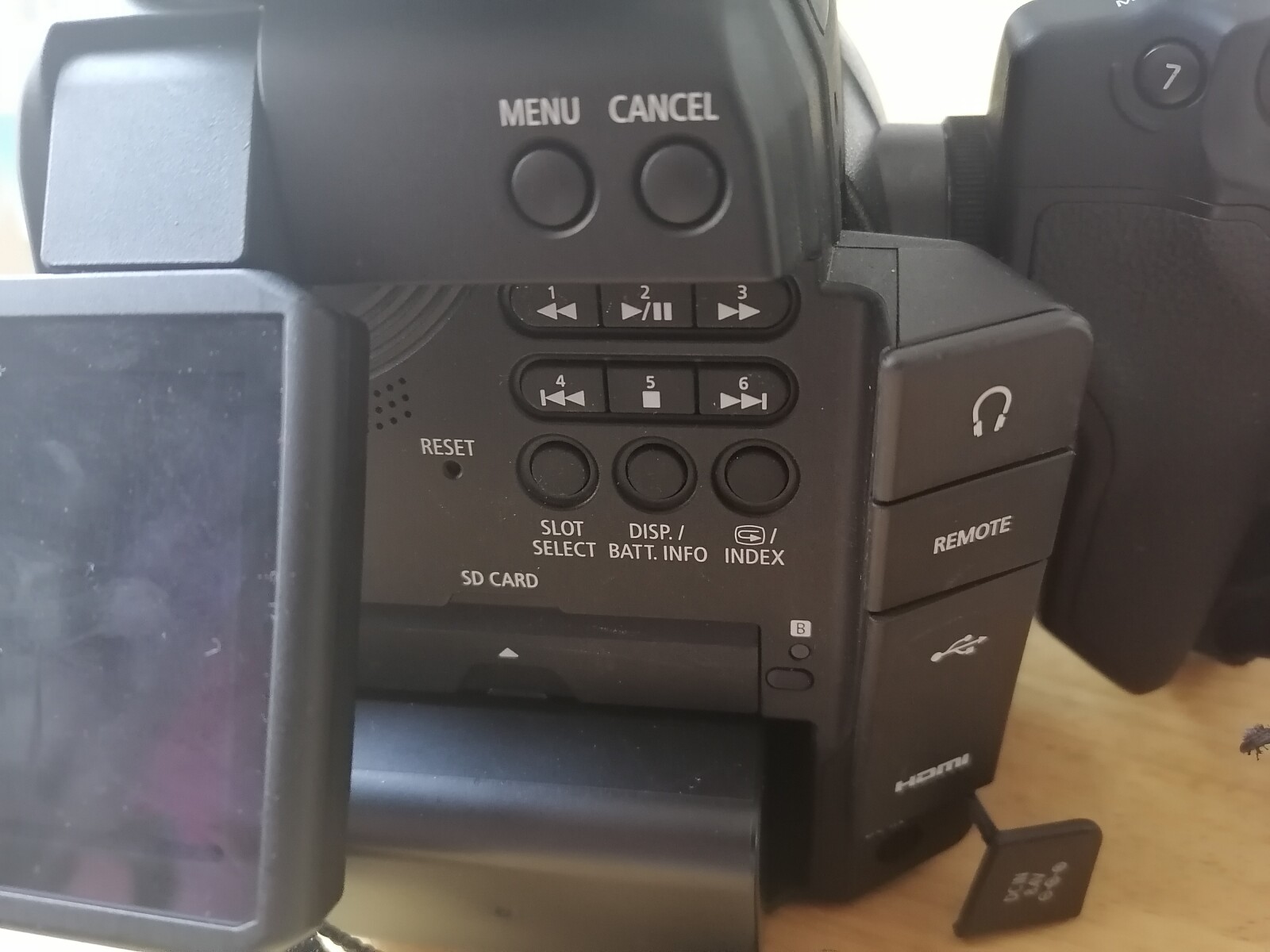 Canon EOS C100 - Boitier nu - Photo 5 sur 5