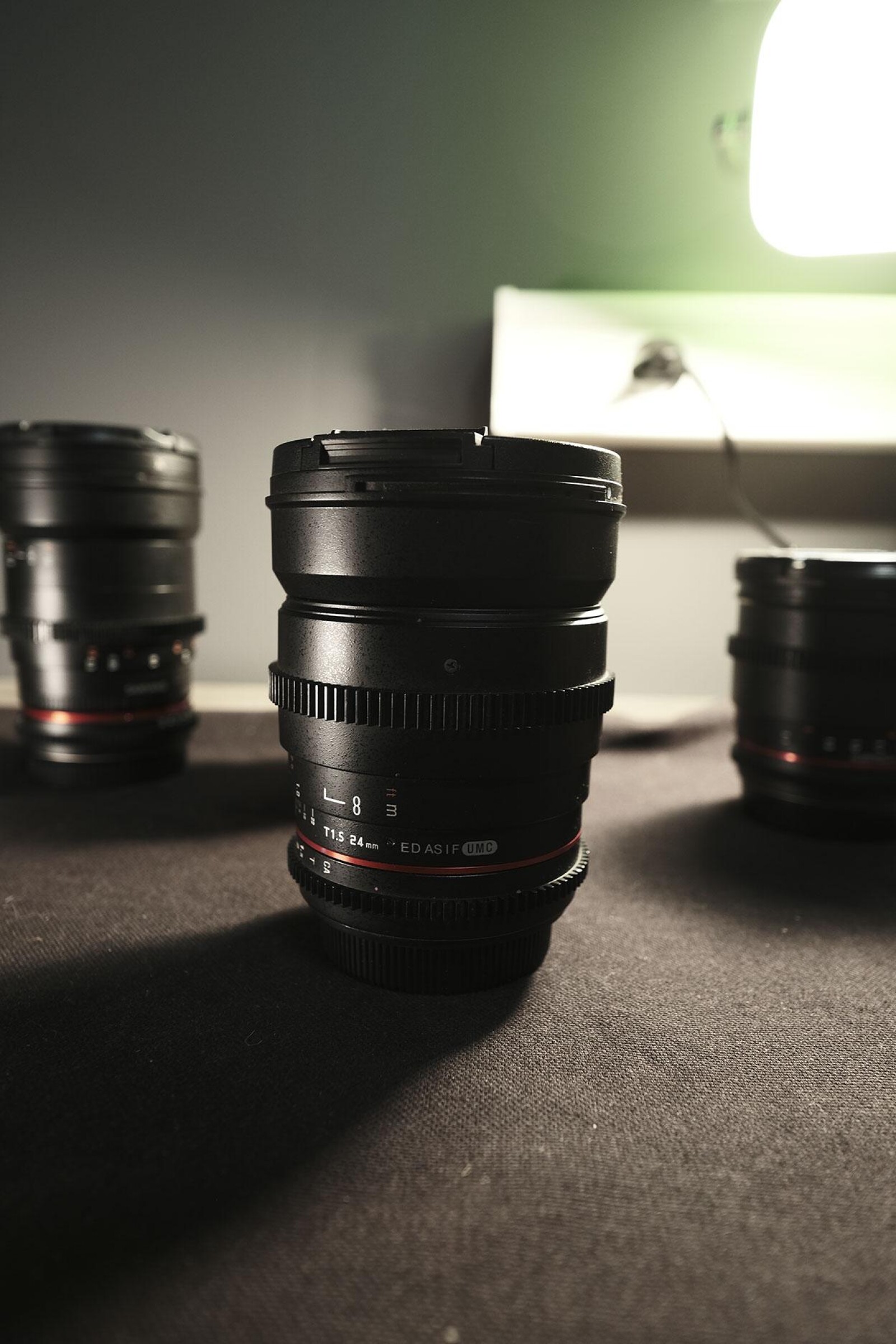Samyang 24mm T1.5 VDSLR Canon EF - Photo 1 sur 2