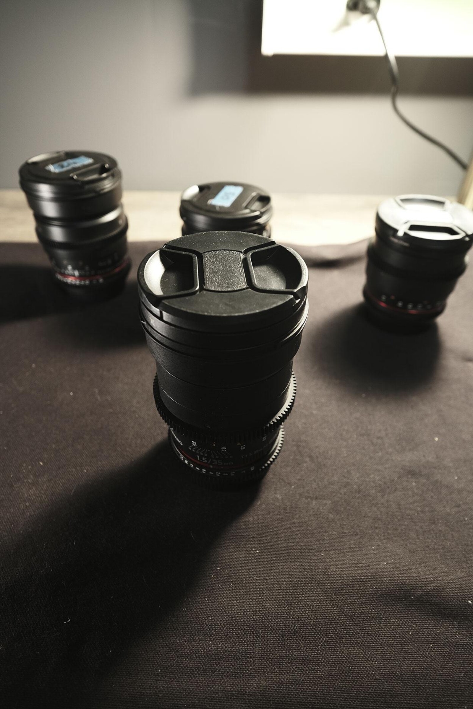 Samyang 35mm T1.5 VDSLR Canon EF - Photo 1 sur 2