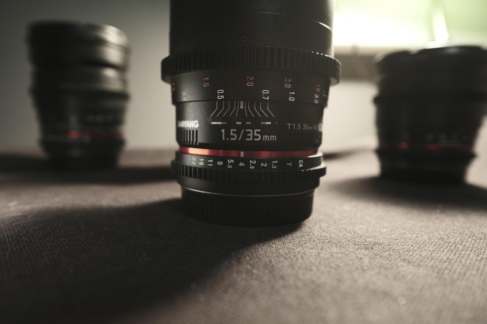 Samyang 35mm T1.5 VDSLR Canon EF - Photo 2 sur 2