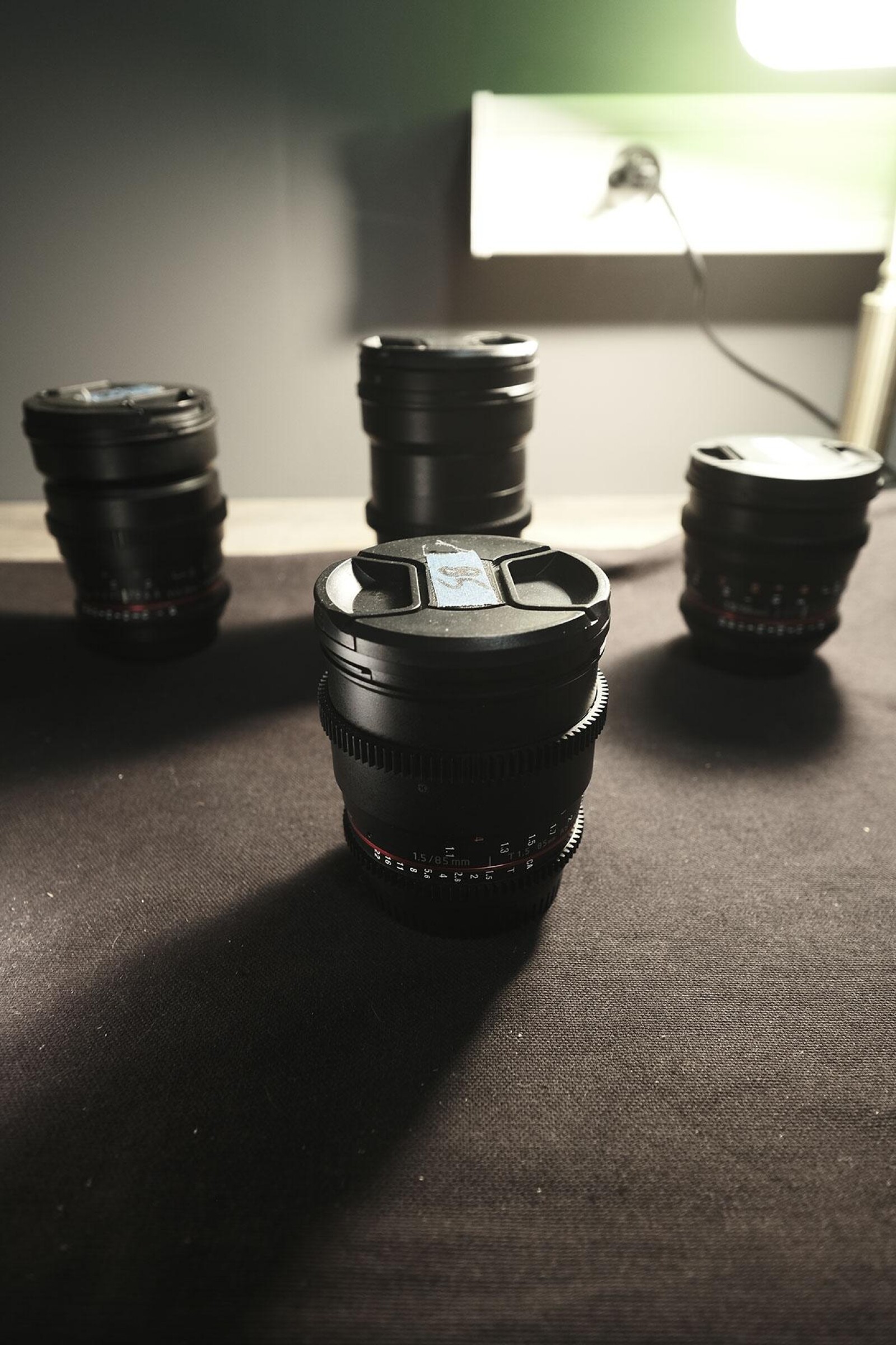 Samyang 85mm T1.5 VDSLR Canon EF - Photo 2 sur 2