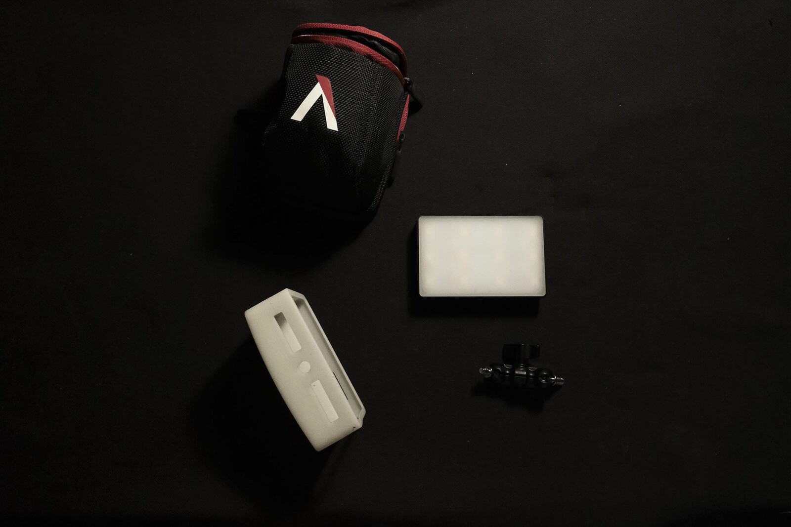 Aputure MC RGB WW  - Photo 1 sur 3