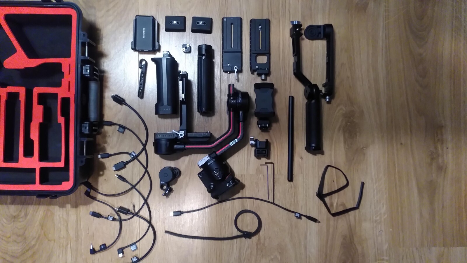 DJI - RS 2 Pro combo + poignée Small Rig - Photo 1 sur 4