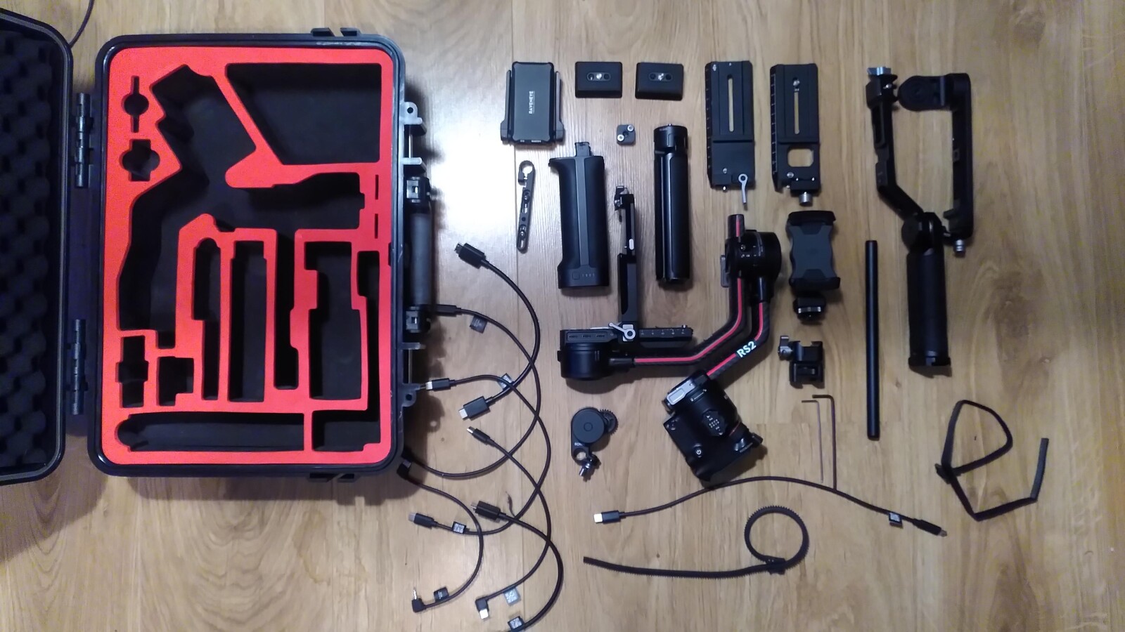 DJI - RS 2 Pro combo + poignée Small Rig - Photo 3 sur 4