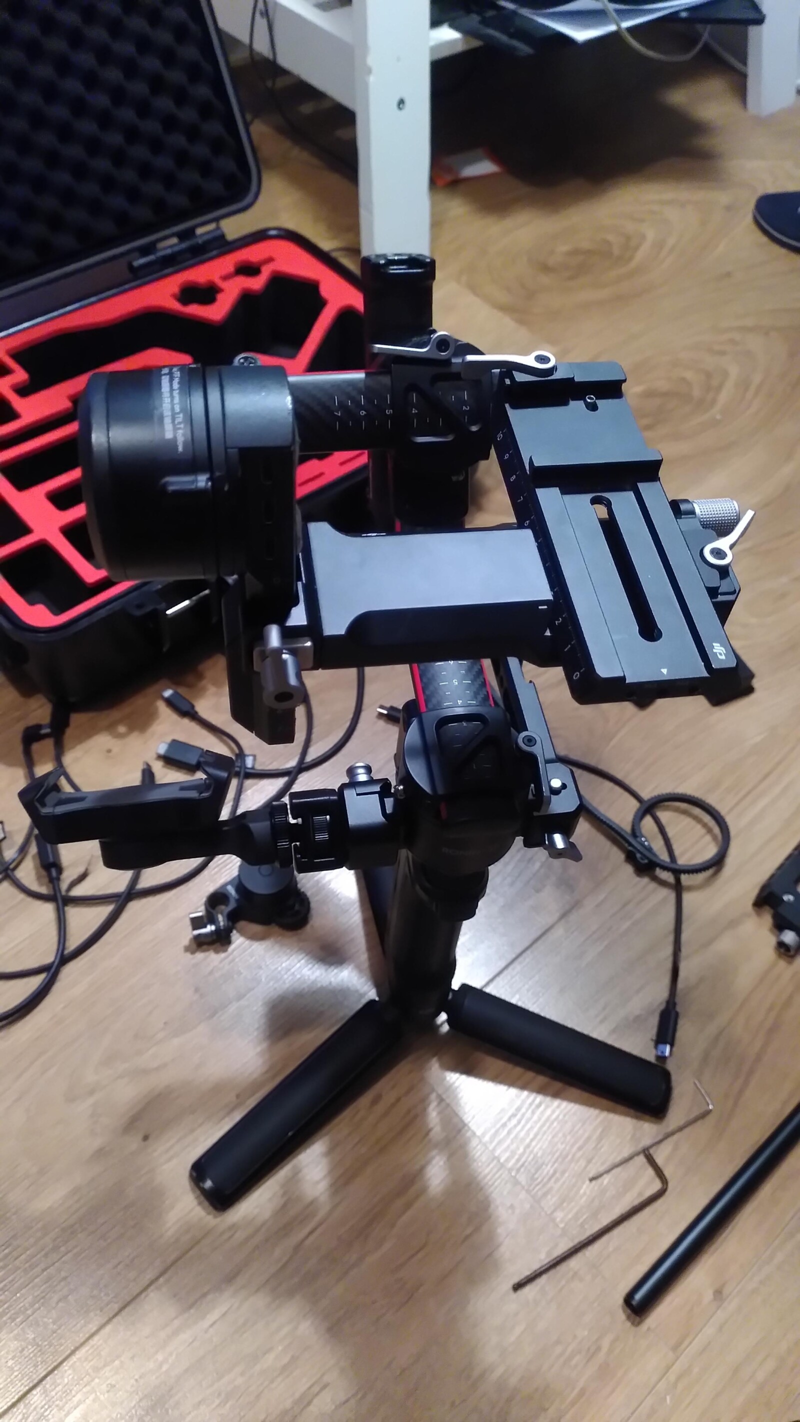 DJI - RS 2 Pro combo + poignée Small Rig - Photo 4 sur 4