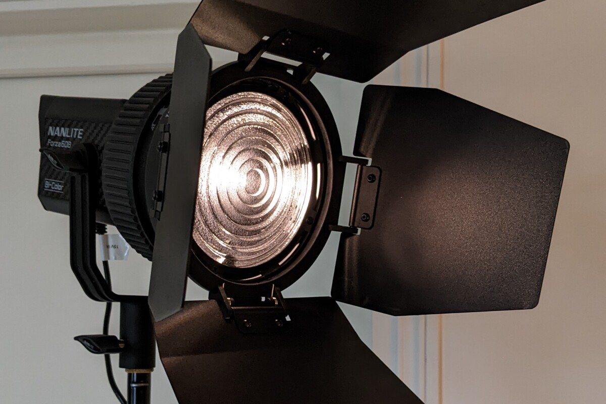 Location Forza 60B + Lentille Fresnel - Lightyshare