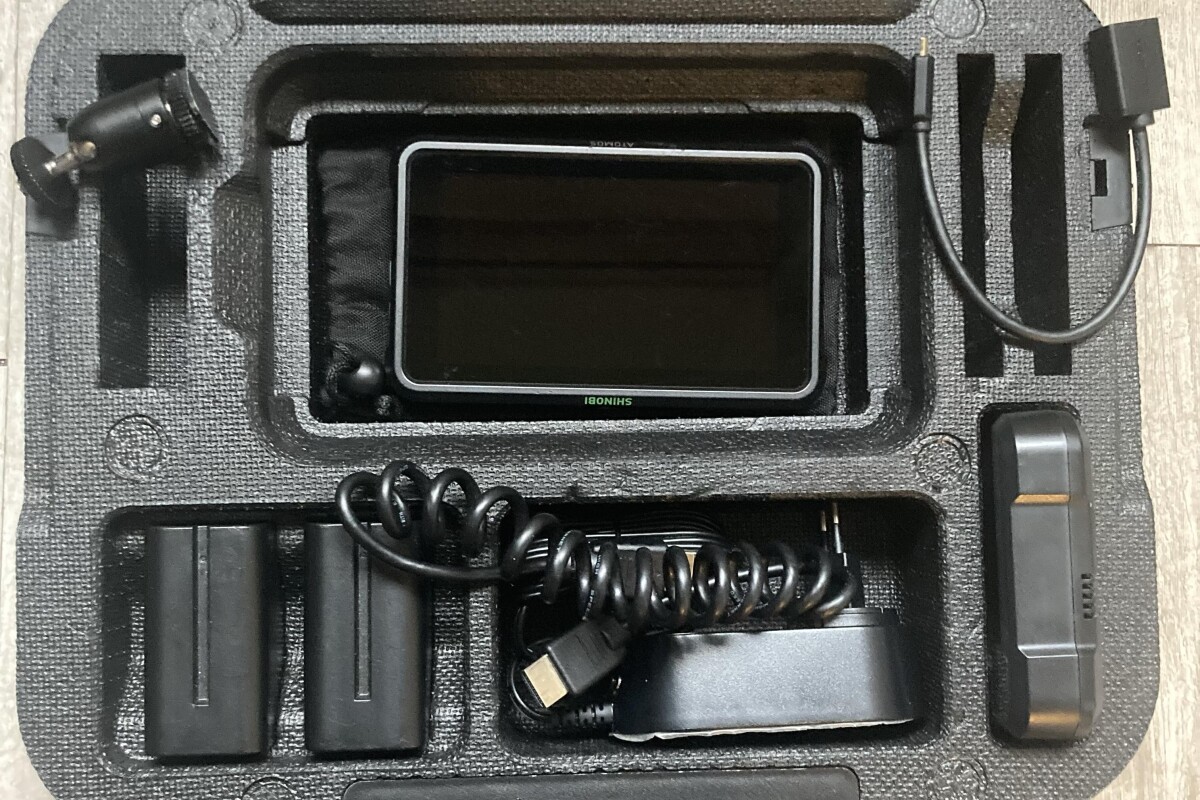 Location Atomos Shinobi + Hollyland Mars 400 - Lightyshare