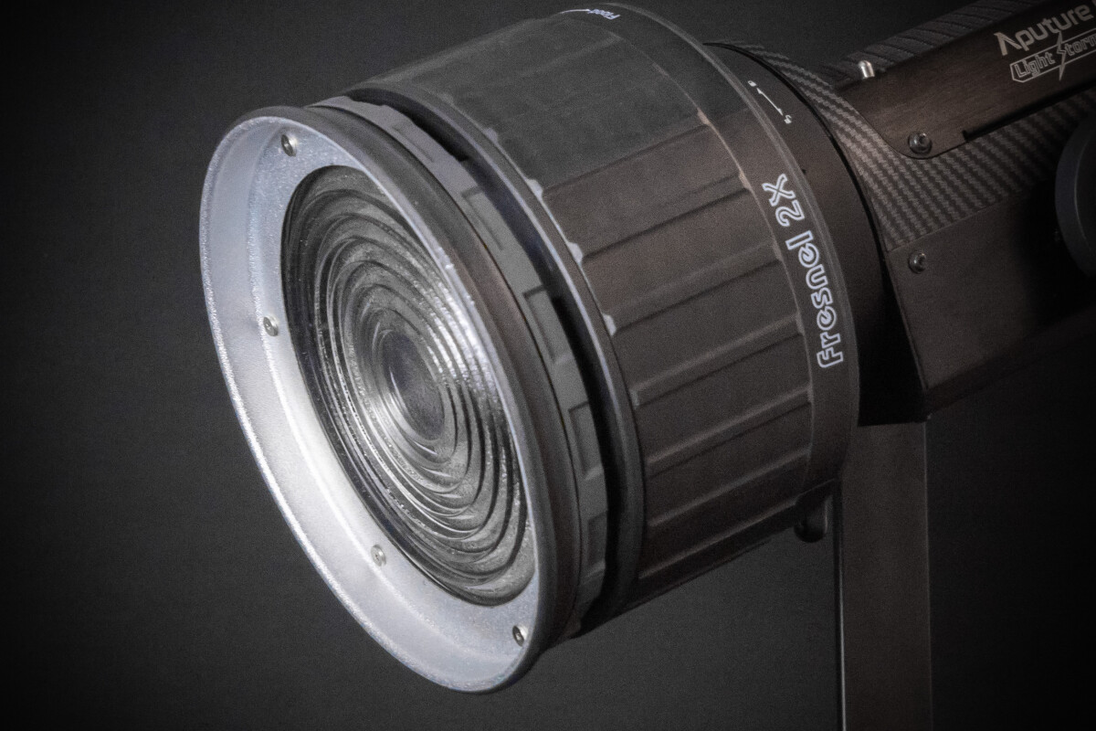 Location Aputure Fresnel x2 Modificateur - Lightyshare