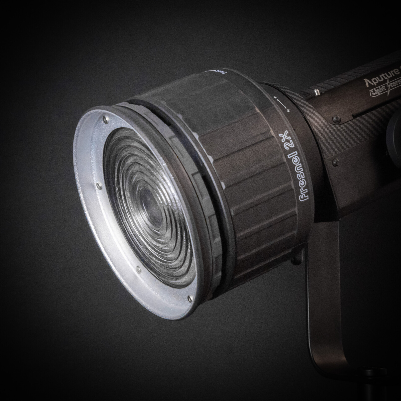 Aputure Fresnel x2 Modificateur - Photo 1 sur 1