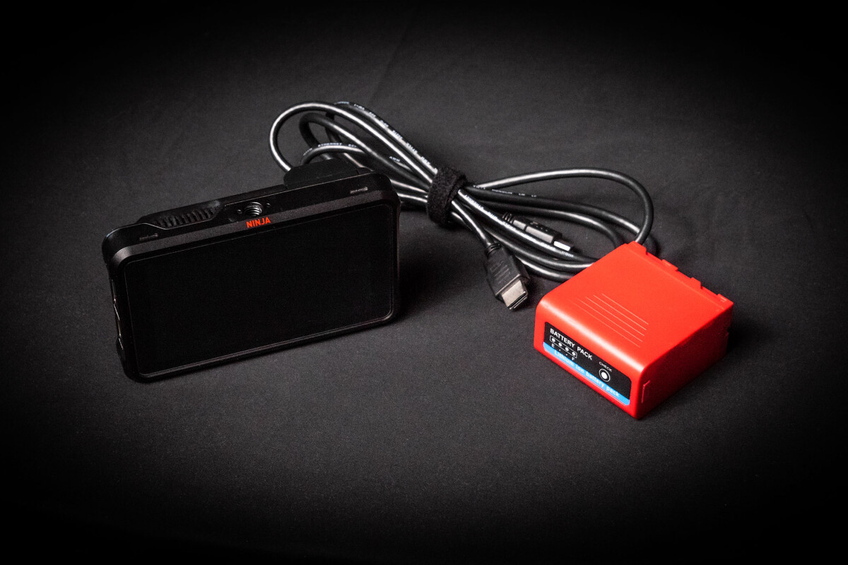 Location Moniteur Atoms Ninja V + SSD 500GB + Batterie NPF + Cable HDMI - Lightyshare