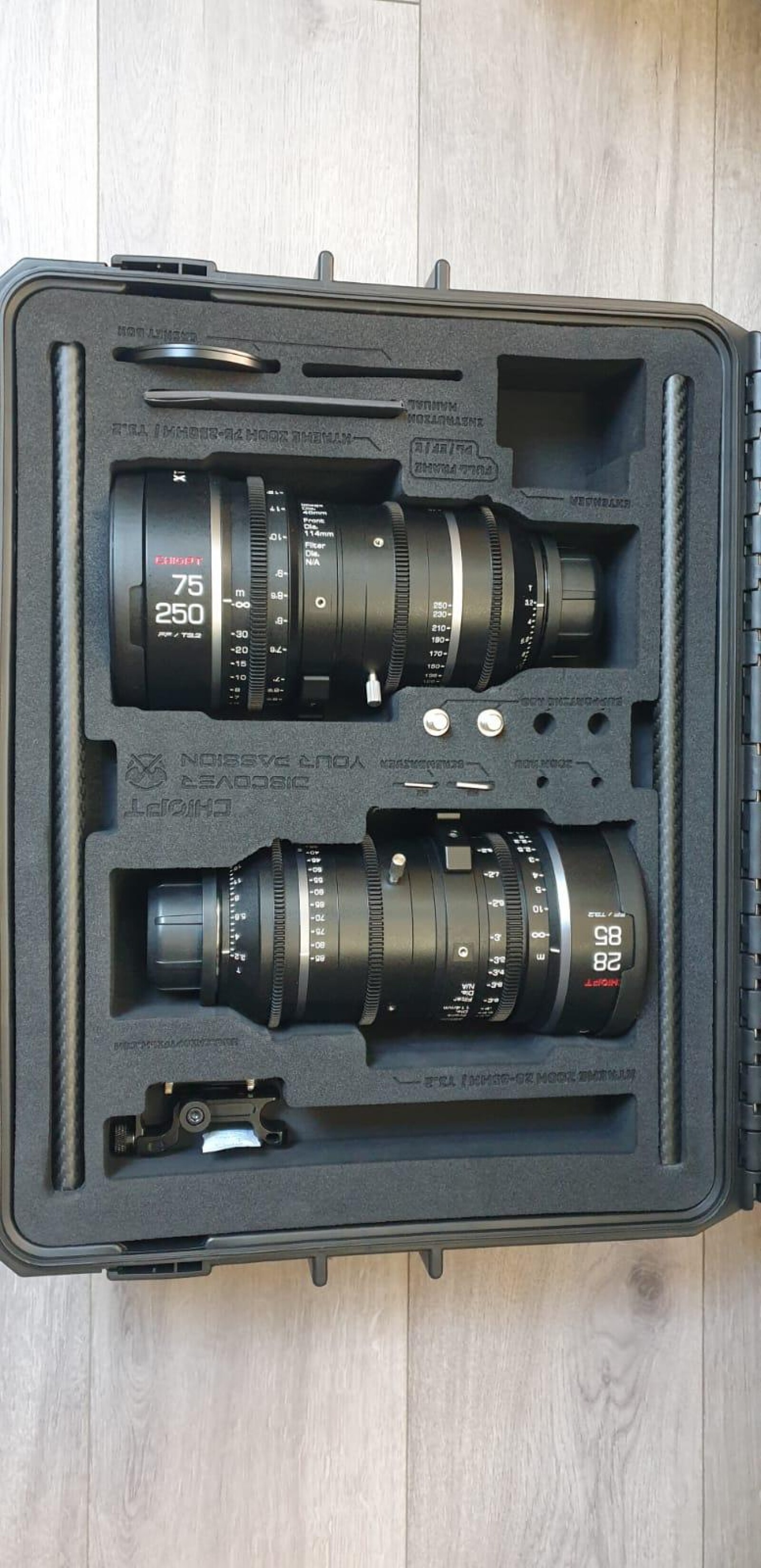 Duo de zooms Full frame CHIOPT 28-85 et 75-250 T3.2 monture PL - Photo 1 sur 2