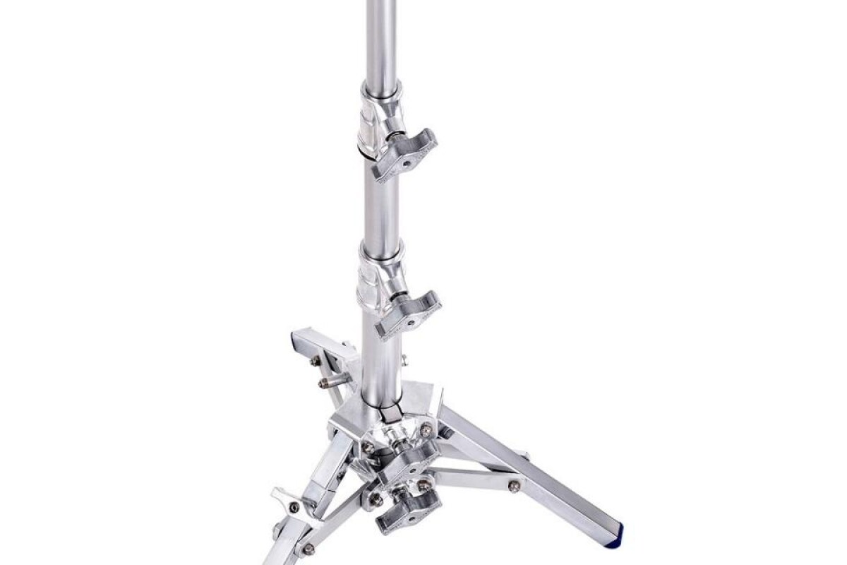 Location Avenger pied baby - A0010 - Lightyshare