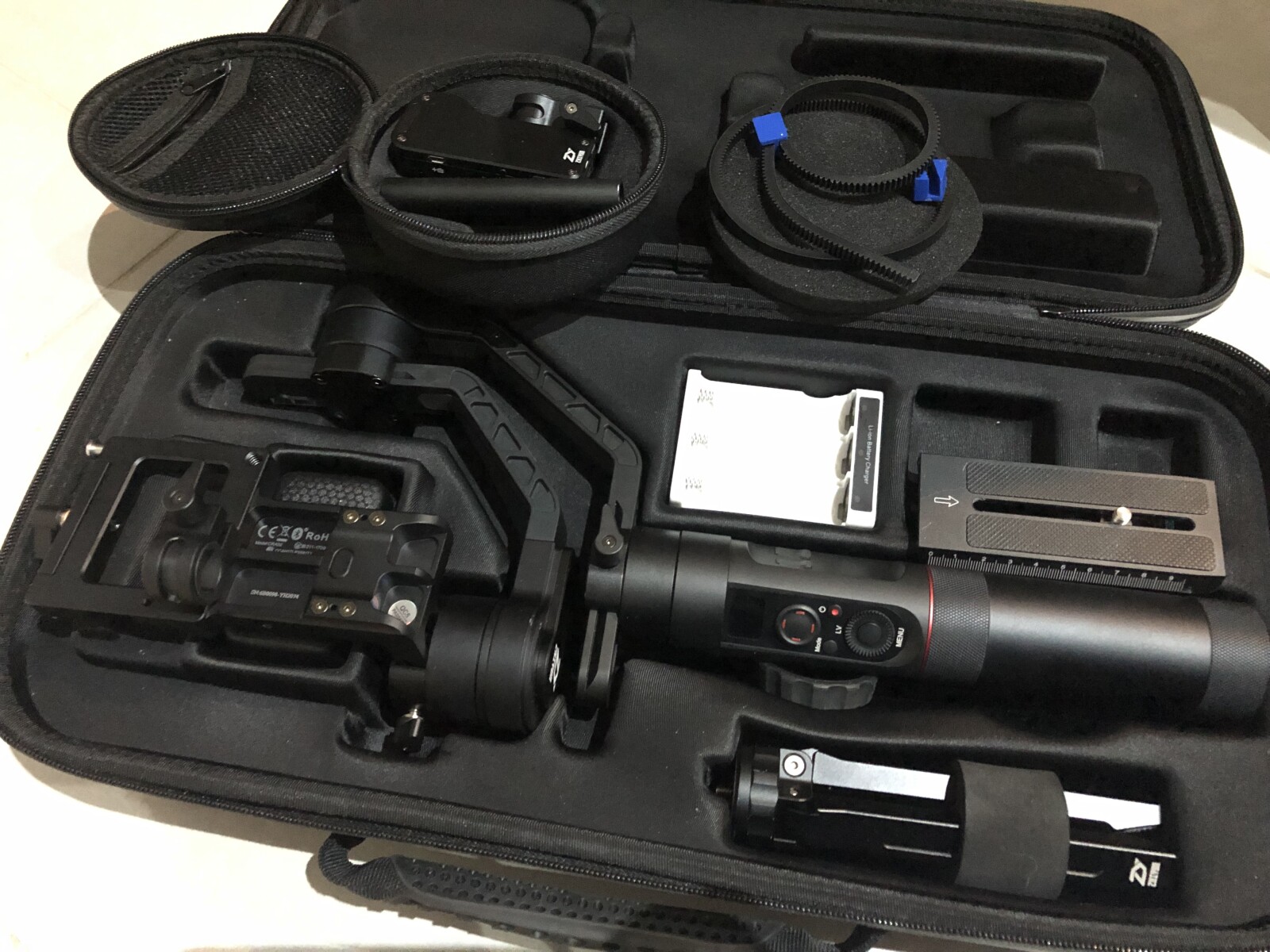 Zhiyun crane 2 avec moteur follow focus - Photo 1 sur 2