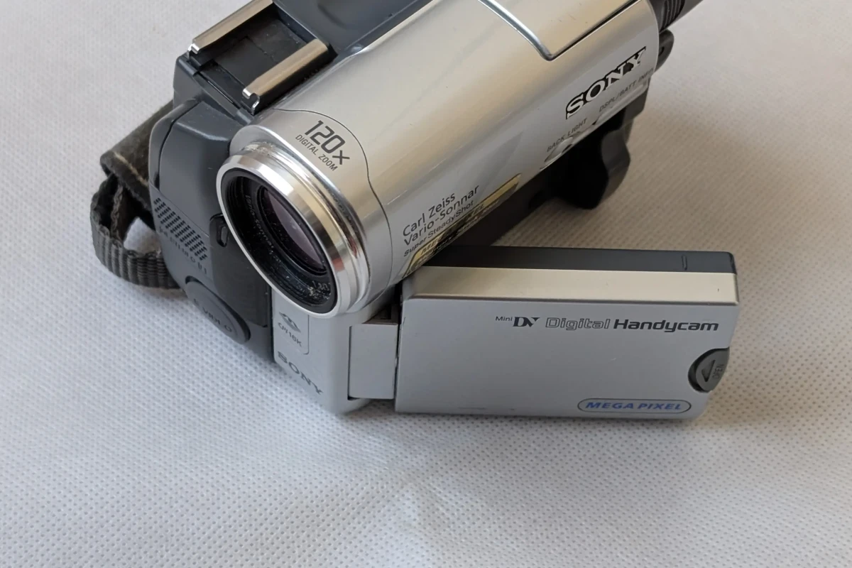 Location Sony Handicam MiniDV - Lightyshare